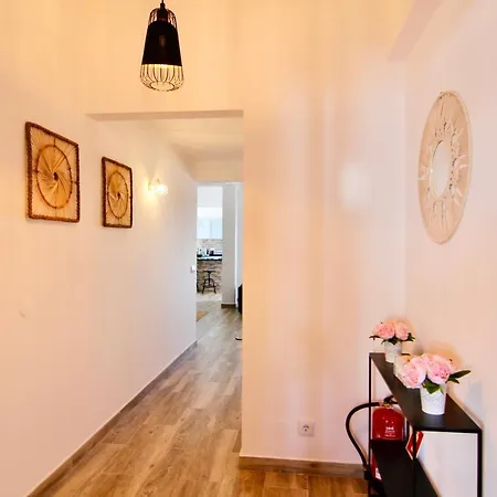 Lovelystay - Luminous 3bdr In Lagoa Lagoa (Algarve)