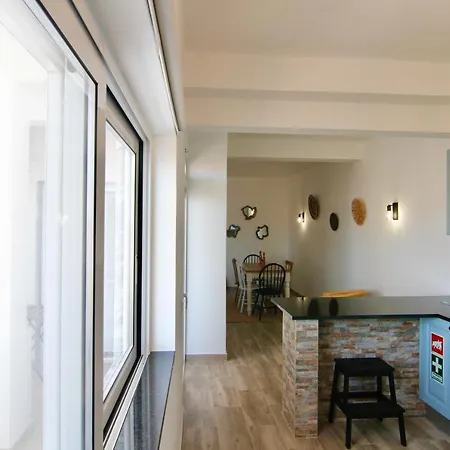 Lovelystay - Luminous 3bdr In Lagoa Lägenhet